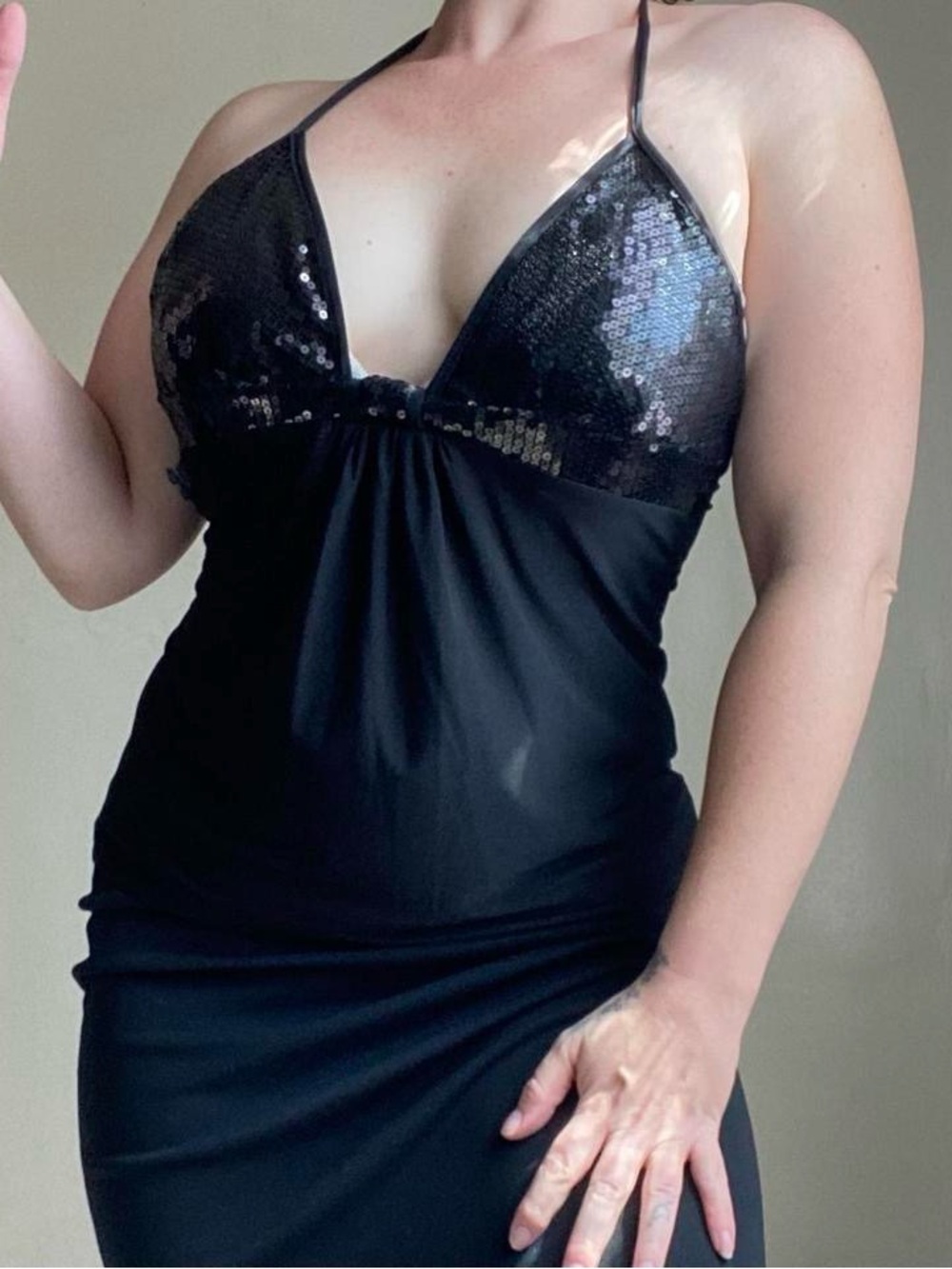 Vintage Y2K slinky black low cut halter top w/sequins - Picture 5 of 8